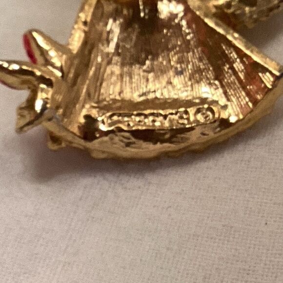 Set of 3 Goldtone Pins - Picture 6 of 8